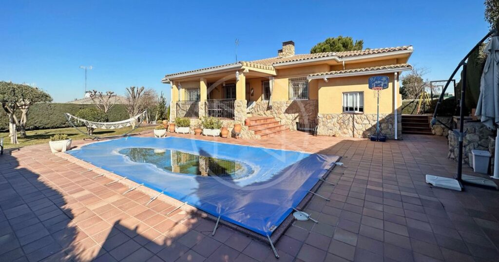 Propiedades 48 Chalet independiente en parque coimbra