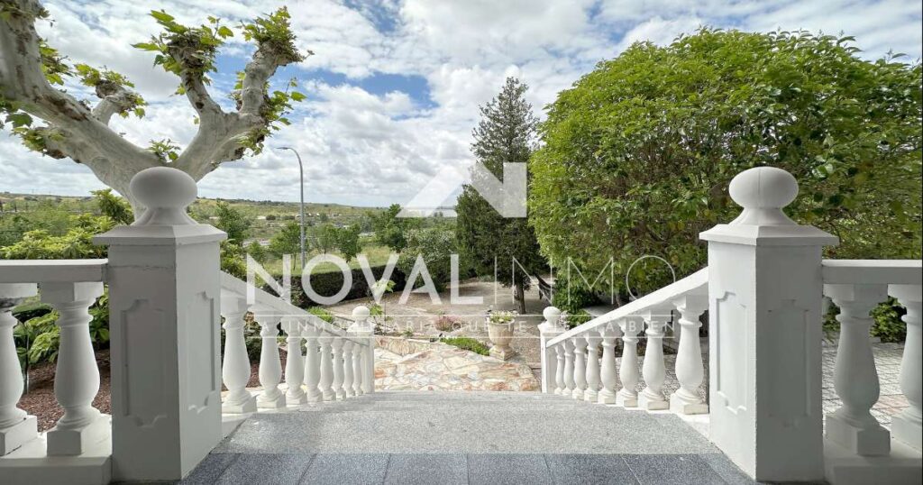 Propiedades 21 Chalet independiente en venta en parque coimbra